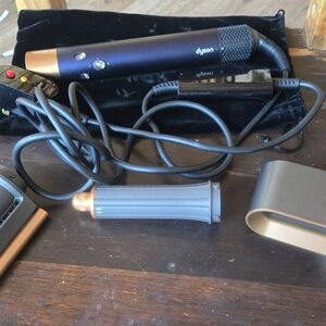 Dyson Black and Gold Hair Styling Tool